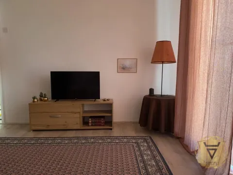 Izdavanje, dvosoban stan, 56m², Karaburma, Palilula Sve Podlokacije - image 2