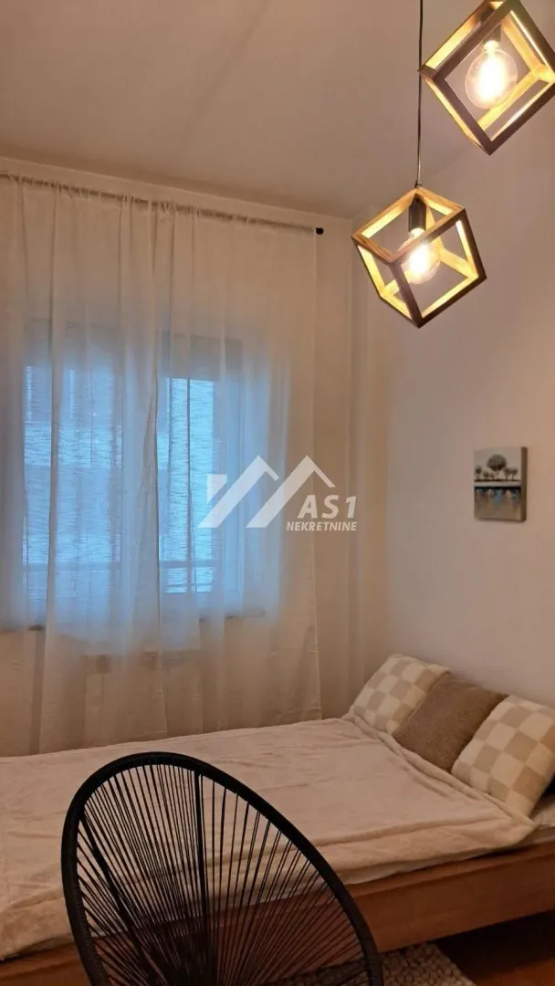 Izdavanje, dvosoban stan, 50m², Bulevar Oslobodjenja, Novi Sad Sve Podlokacije