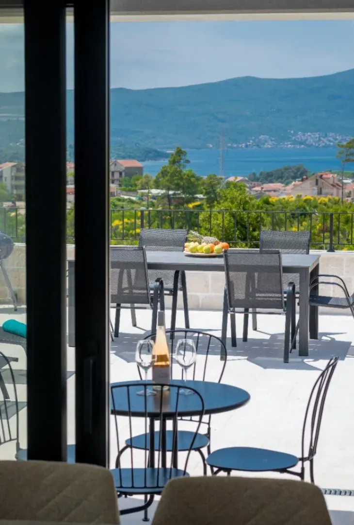 Prodaja, kuća, 250m², Mrčevac, Tivat