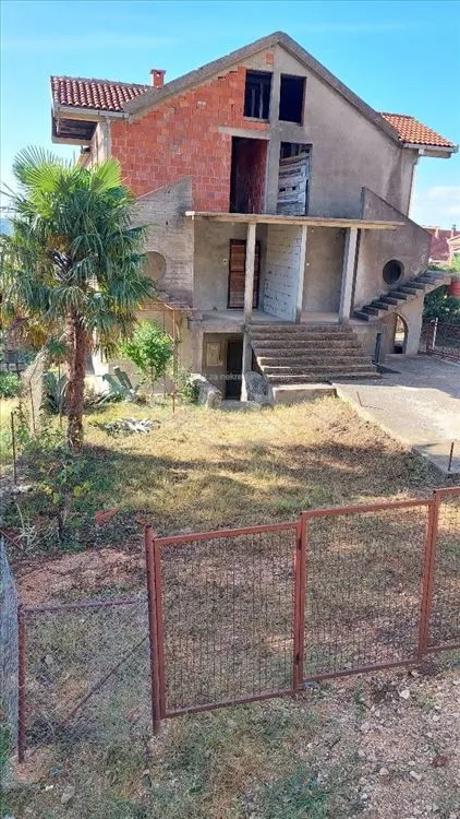 Sale, house, 240m², Bar, Crna Gora