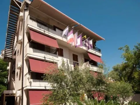 Izdavanje, ugostiteljski objekat, 400m², Budva okolina, Budva - image 1