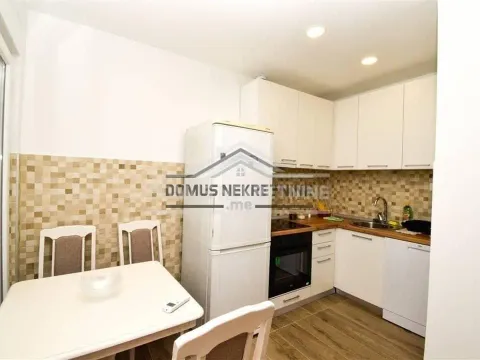 Rent, two bedroom apartment, 65m², Autobuska stanica, Podgorica - image 10