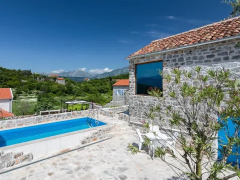 Izdavanje, kuća, 80m², Đuraševići, Tivat - image 10
