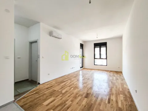 Rent, one bedroom apartment, 42m², Tološi, Podgorica - image 2