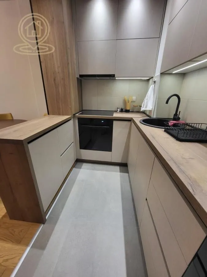 Izdavanje, trosoban stan, 60m², Južni Bulevar, Vračar Sve Podlokacije