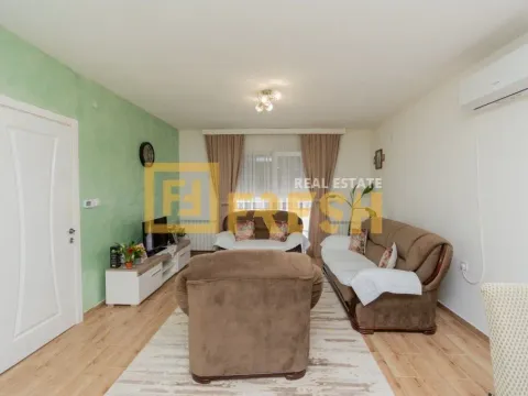 Izdavanje, kuća, 110m², Kokoti, Podgorica - image 11