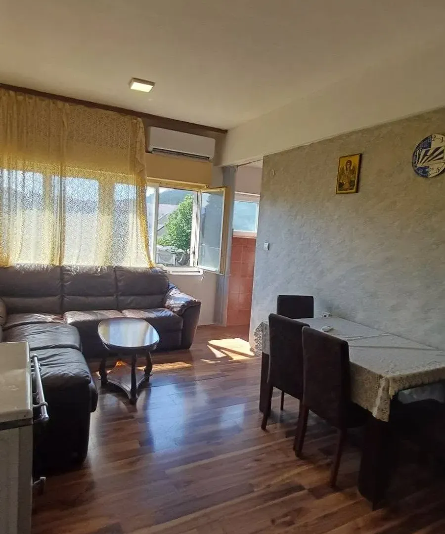 Prodaja, jednosoban stan, 42m², Centar, Nikšić