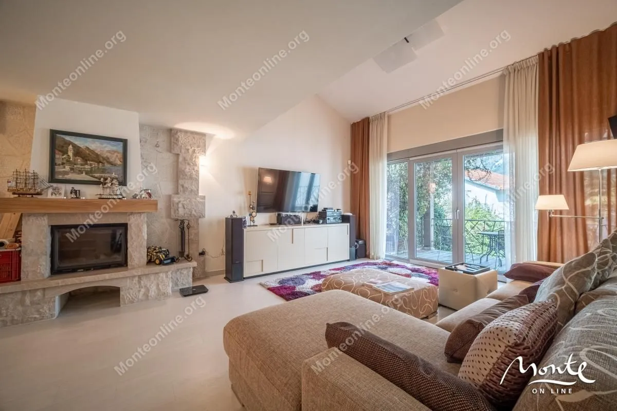 Sale, house, 484m², Stoliv, Kotor