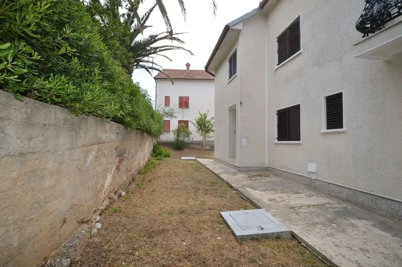 Sale, house, 206m², Đenovići, Herceg Novi