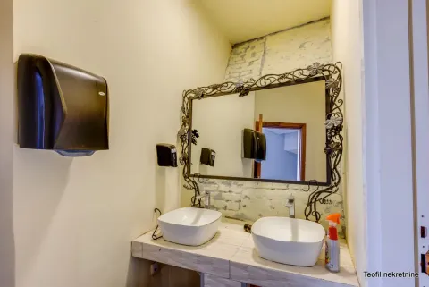 Rent, office space, 300m², Zemun Kej, Zemun Sve Podlokacije - image 17