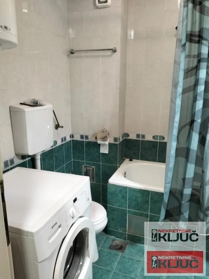 Izdavanje, garsonjera, 29m², Sajmište, Novi Sad