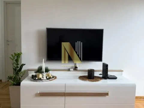 Izdavanje, jednosoban stan, 39m², Bulevar Evrope, Novi Sad Sve Podlokacije - image 4