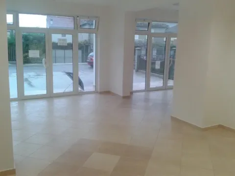 Rent, office space, 100m², Donja Lastva, Tivat