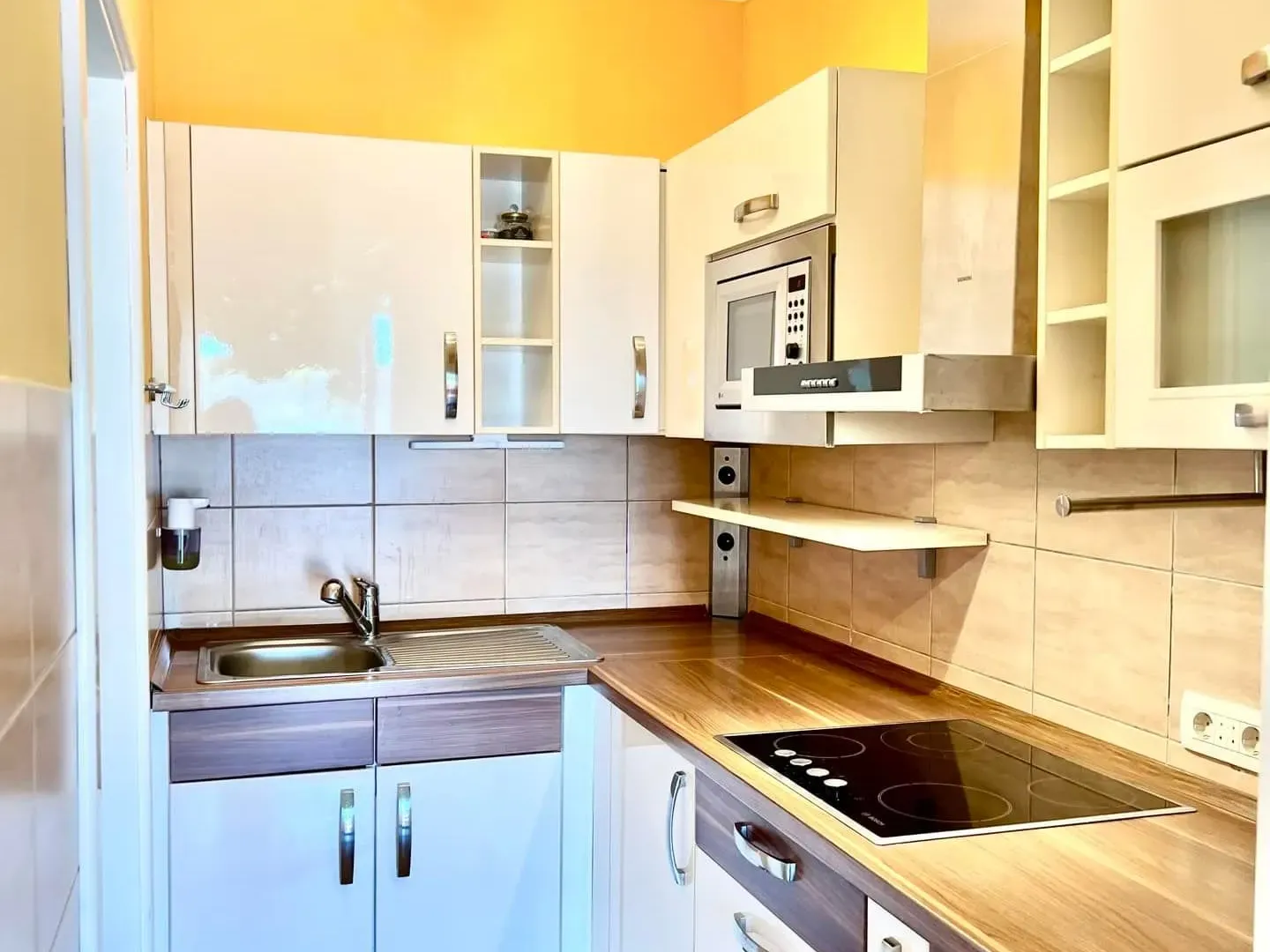 Sale, three bedroom apartment, 102m², Petrovac, Budva