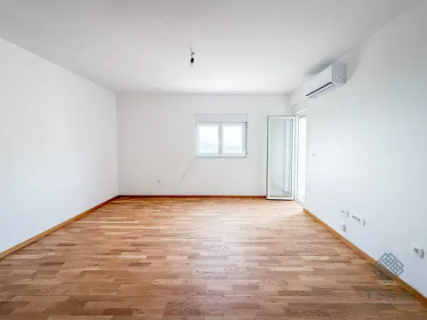 Sale, two bedroom apartment, 59m², Bečići, Budva - image 2