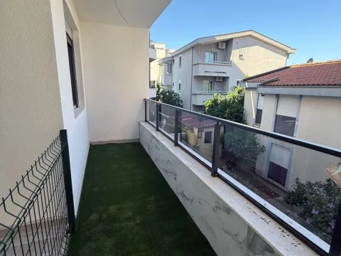 Sale, two bedroom apartment, 77m², Dobra Voda, Budva - image 8