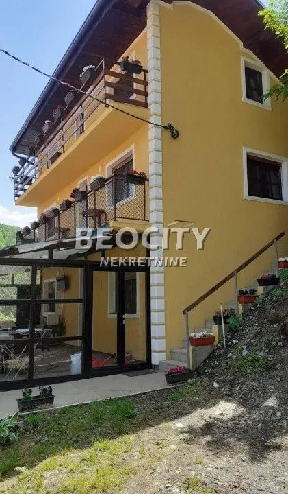 Sale, house, 174m², Bogutovačka Banja, Kraljevo