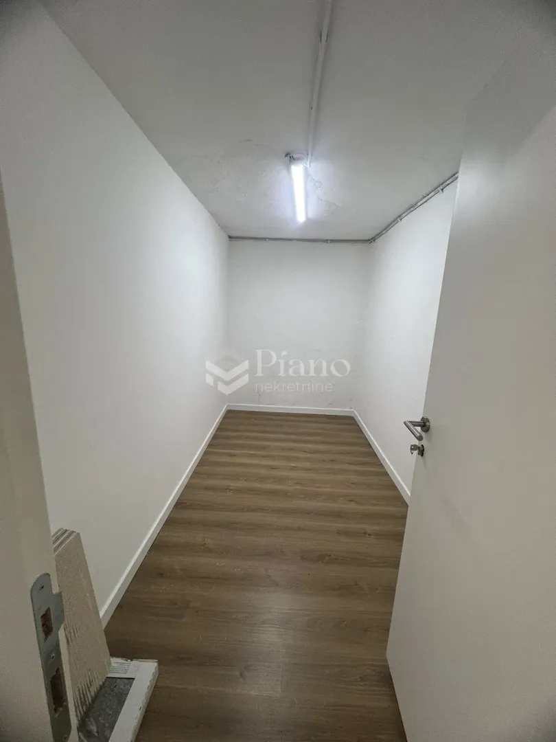 Rent, office space, 294m², Blok 5, Podgorica