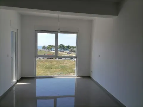 Sale, one bedroom apartment, 53m², Šušanj, Bar - image 3