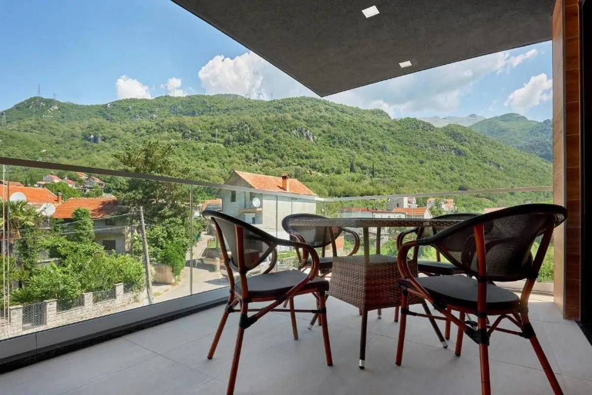 Sale, office space, 382m², Kotor, Crna Gora
