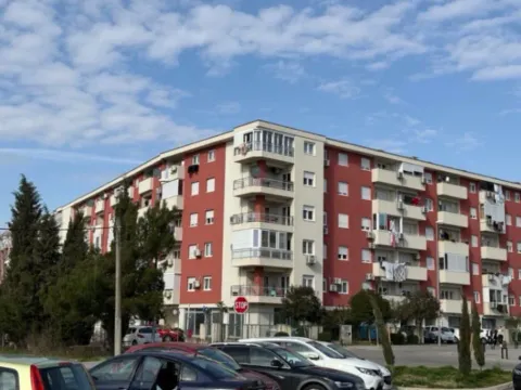 Izdavanje, jednosoban stan, 49m², Ljubović, Podgorica