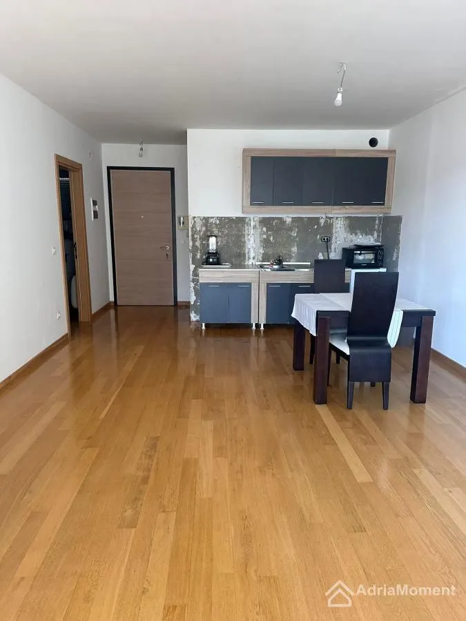 Prodaja, dvosoban stan, 85m², Centar, Budva