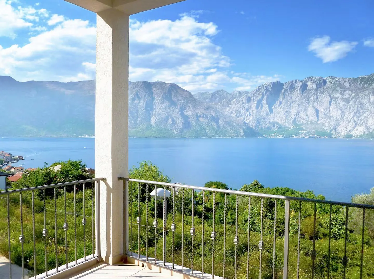Prodaja, trosoban stan, 100m², Prčanj, Kotor