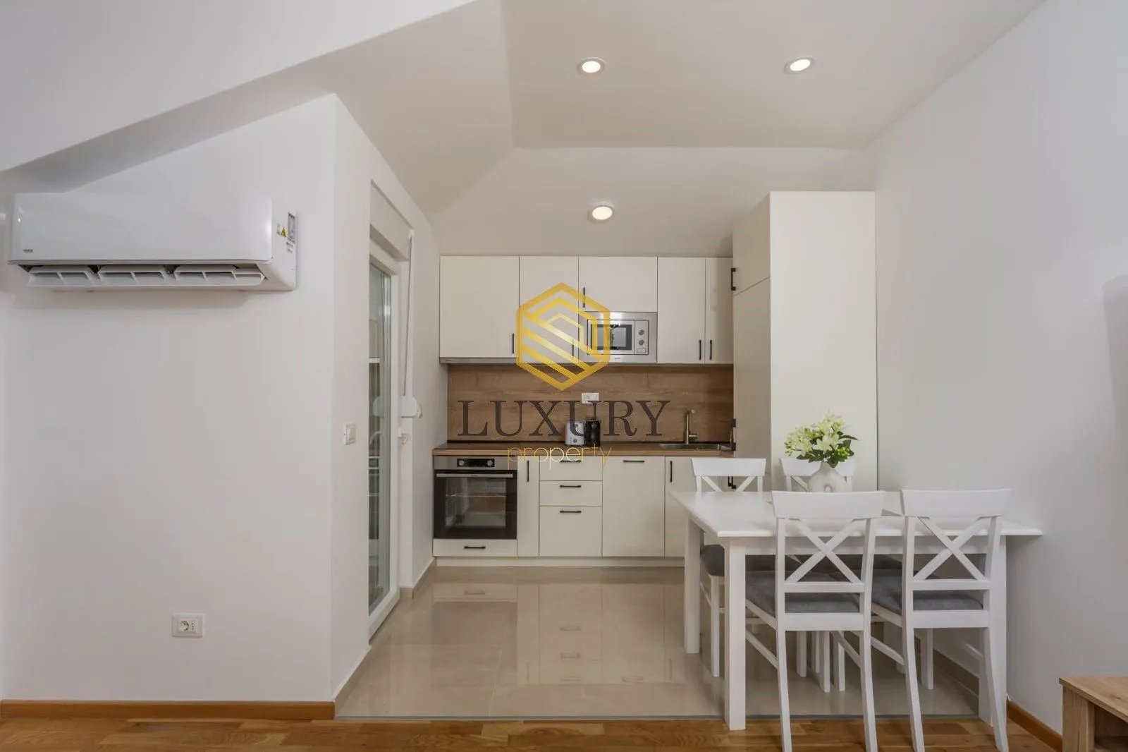 Rent, two bedroom apartment, 63m², Stari Aerodrom, Podgorica