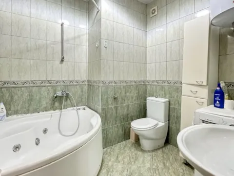 Sale, three bedroom apartment, 130m², Gorica C, Podgorica - image 18