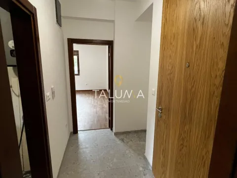 Izdavanje, jednosoban stan, 45m², Momišići, Podgorica - image 5