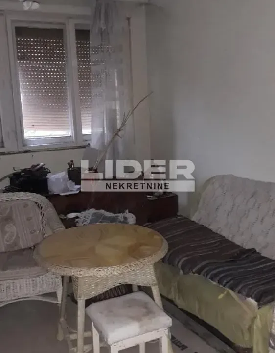 Prodaja, dvosoban stan, 50m², Zemun Sve Podlokacije, Beograd