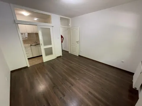 Izdavanje, jednosoban stan, 38m², Grbavica, Novi Sad Sve Podlokacije - image 3