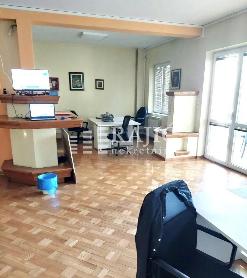 Rent, house, 550m², Uciteljsko Naselje, Zvezdara Sve Podlokacije