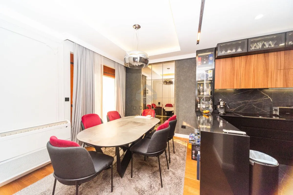 Prodaja, trosoban stan, 195m², Pobrežje, Podgorica