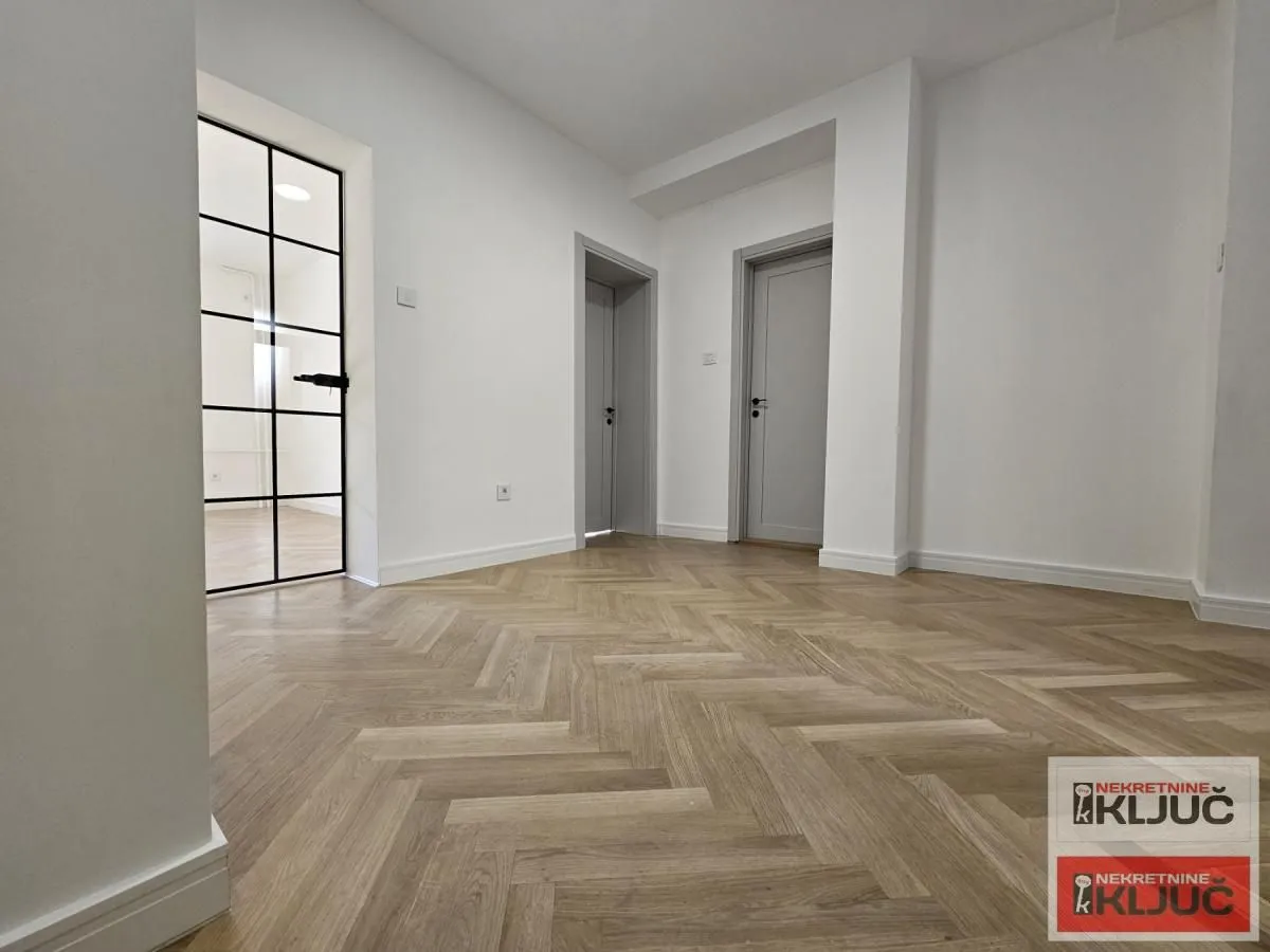Prodaja, trosoban stan, 85m², Centar, Novi Sad