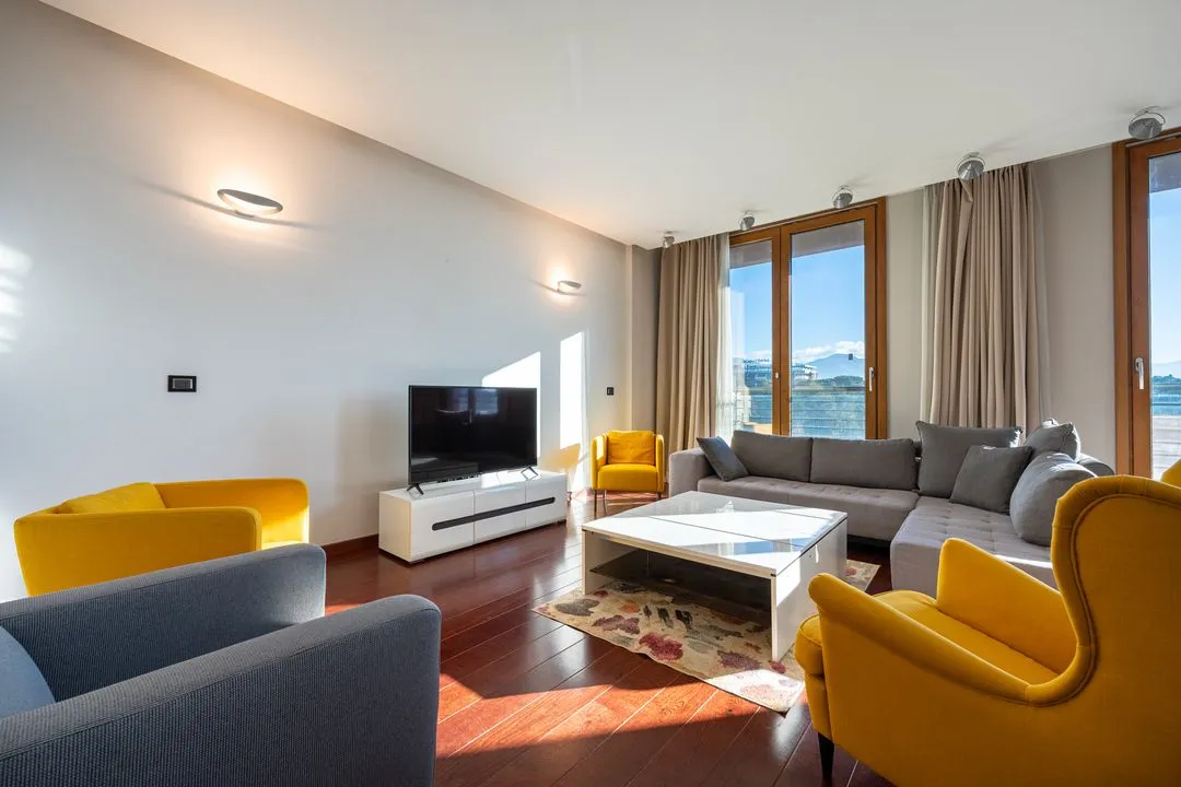 Rent, three bedroom apartment, 204m², Kod Capital Plaze, Podgorica