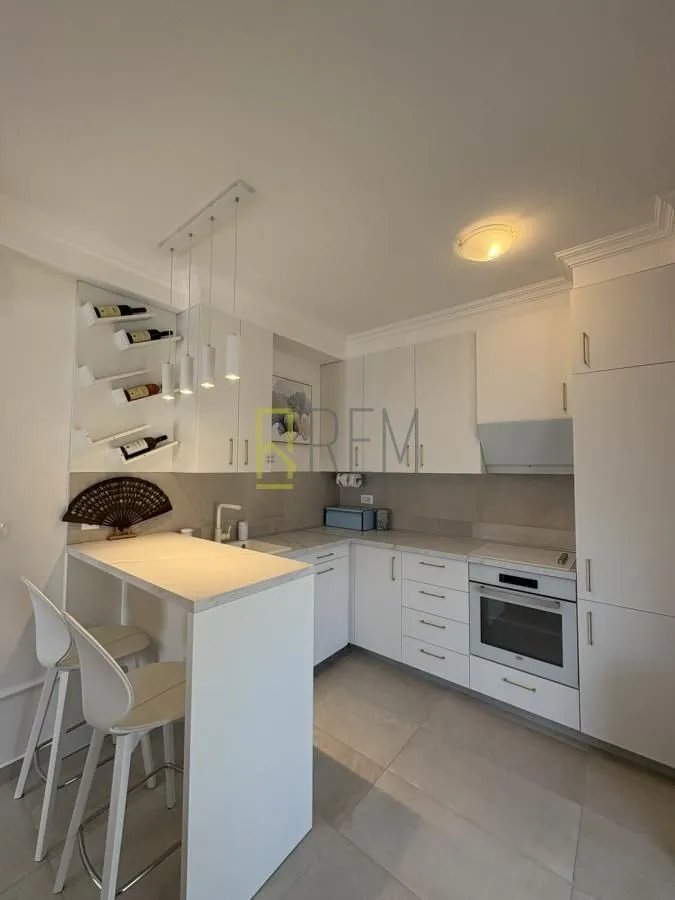 Prodaja, dvosoban stan, 90m², Zabjelo, Podgorica