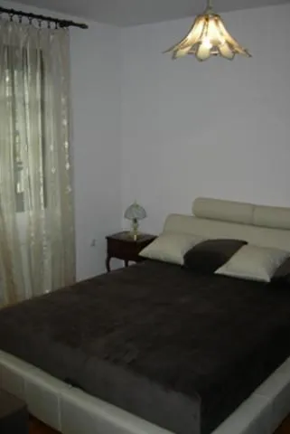 Izdavanje, kuća, 300m², Savski Venac, Beograd