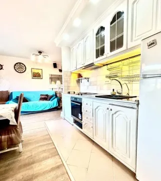 Izdavanje, trosoban stan, 85m², Babin Do, Budva - image 10