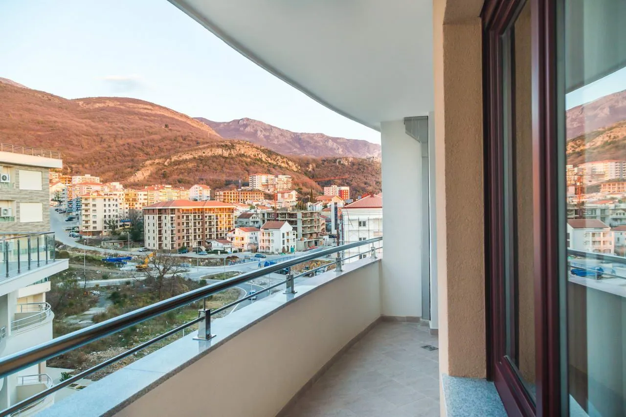 Sale, two bedroom apartment, 90m², Bečići, Budva