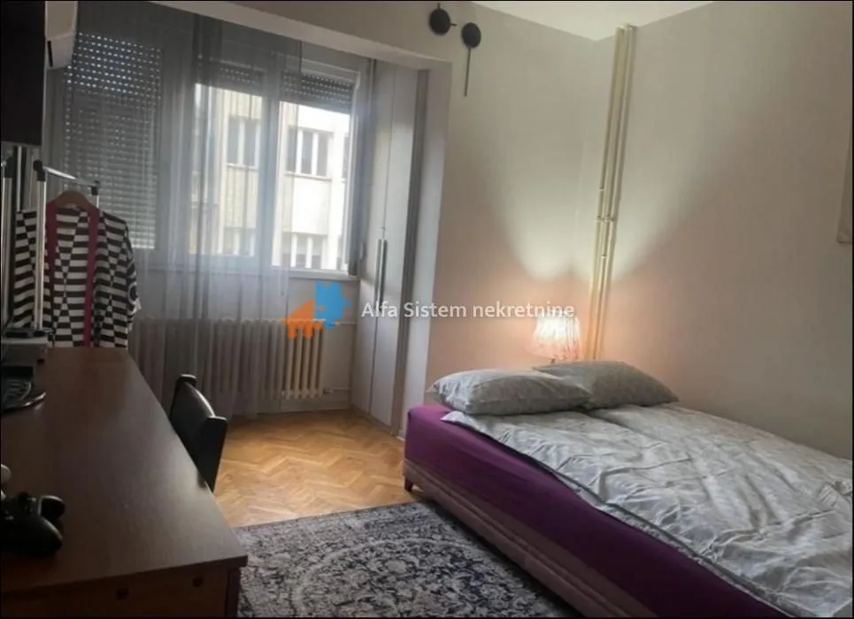 Rent, three bedroom apartment, 70m², Stari Grad, Beograd
