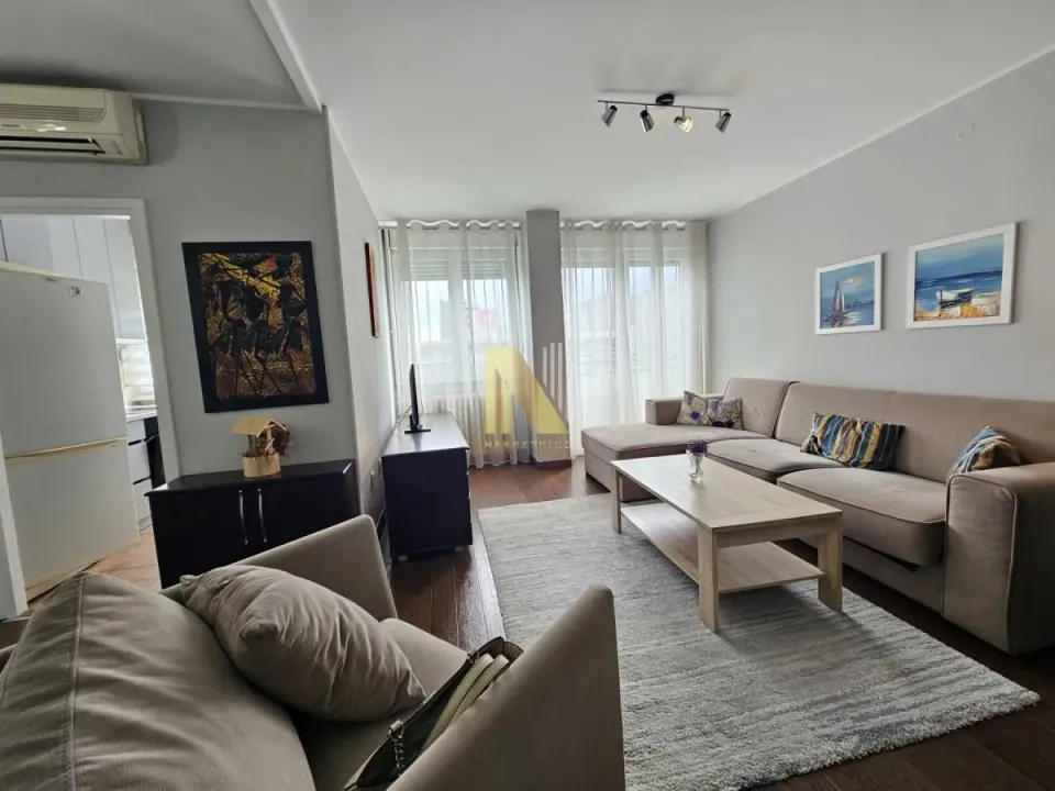 Prodaja, dvosoban stan, 57m², Bulevar Oslobodjenja, Novi Sad Sve Podlokacije