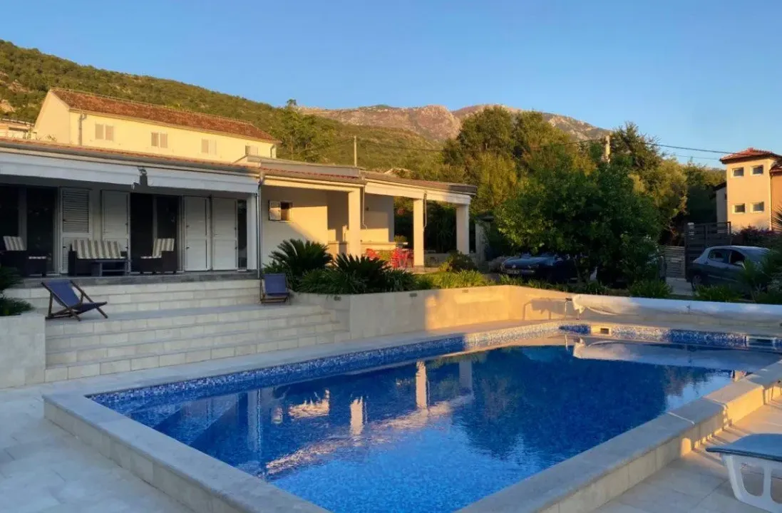 Sale, house, 290m², Kavač, Kotor