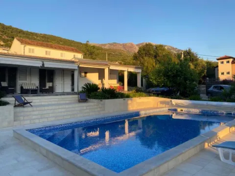 Sale, house, 290m², Kavač, Kotor