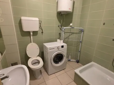 Izdavanje, garsonjera, 22m², Bulevar patrijarha Pavla, Novi Sad Sve Podlokacije - image 5