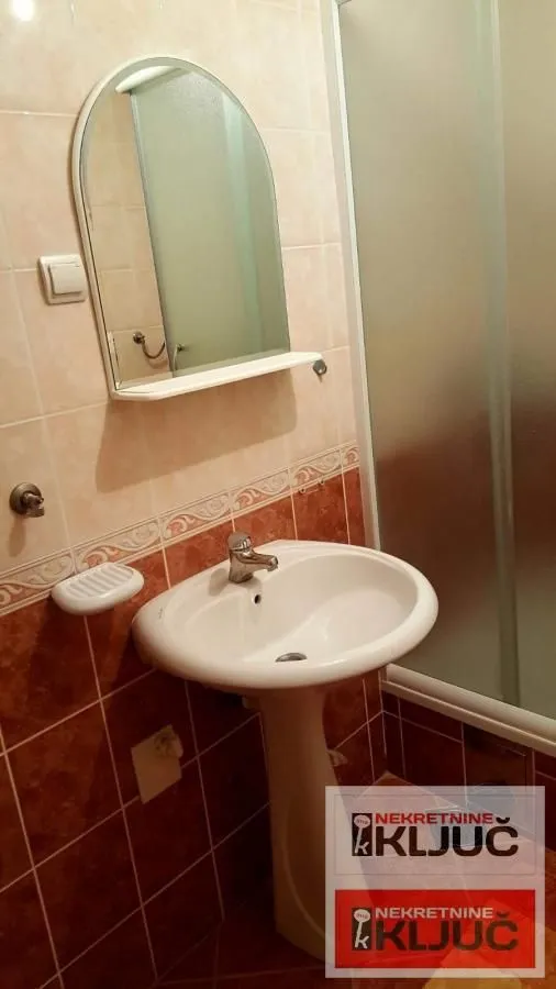 Izdavanje, garsonjera, 29m², Centar, Novi Sad