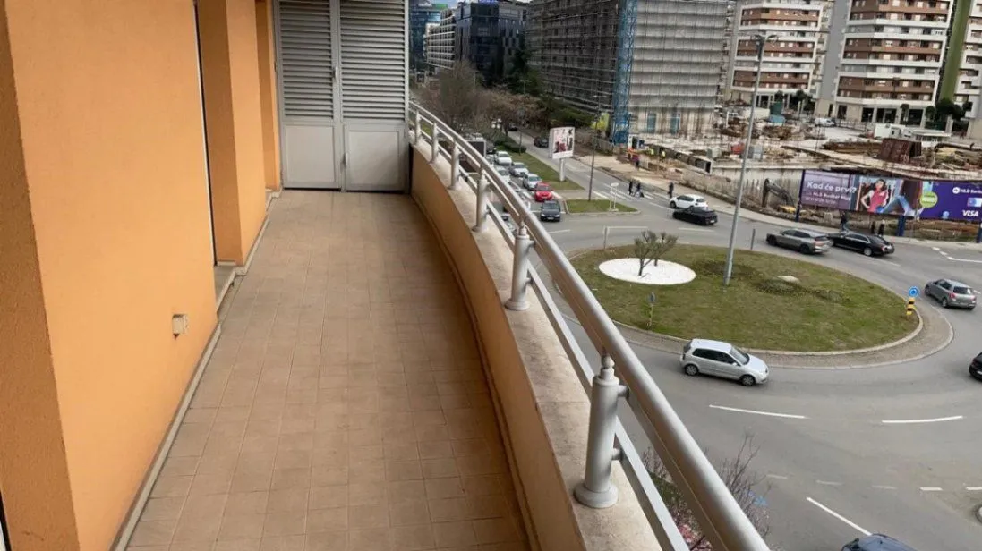 Izdavanje, dvosoban stan, 76m², City Kvart, Podgorica