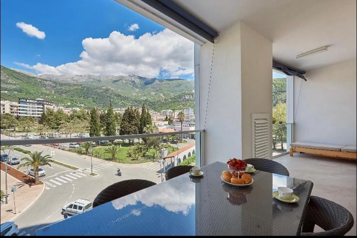 Rent, one bedroom apartment, 63m², Budva, Crna Gora