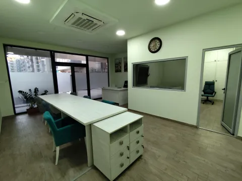 Rent, office space, 56m², City Kvart, Podgorica - image 1