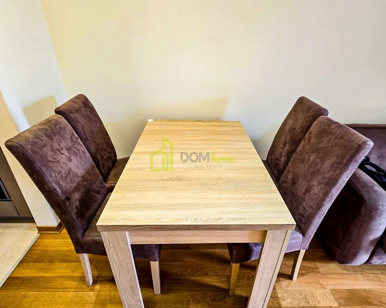 Izdavanje, trosoban stan, 95m², Momišići, Podgorica